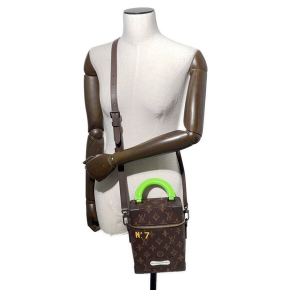 LOUIS VUITTON Vertical Box Trunk Monogram Green M59664 - Picture 3 of 16